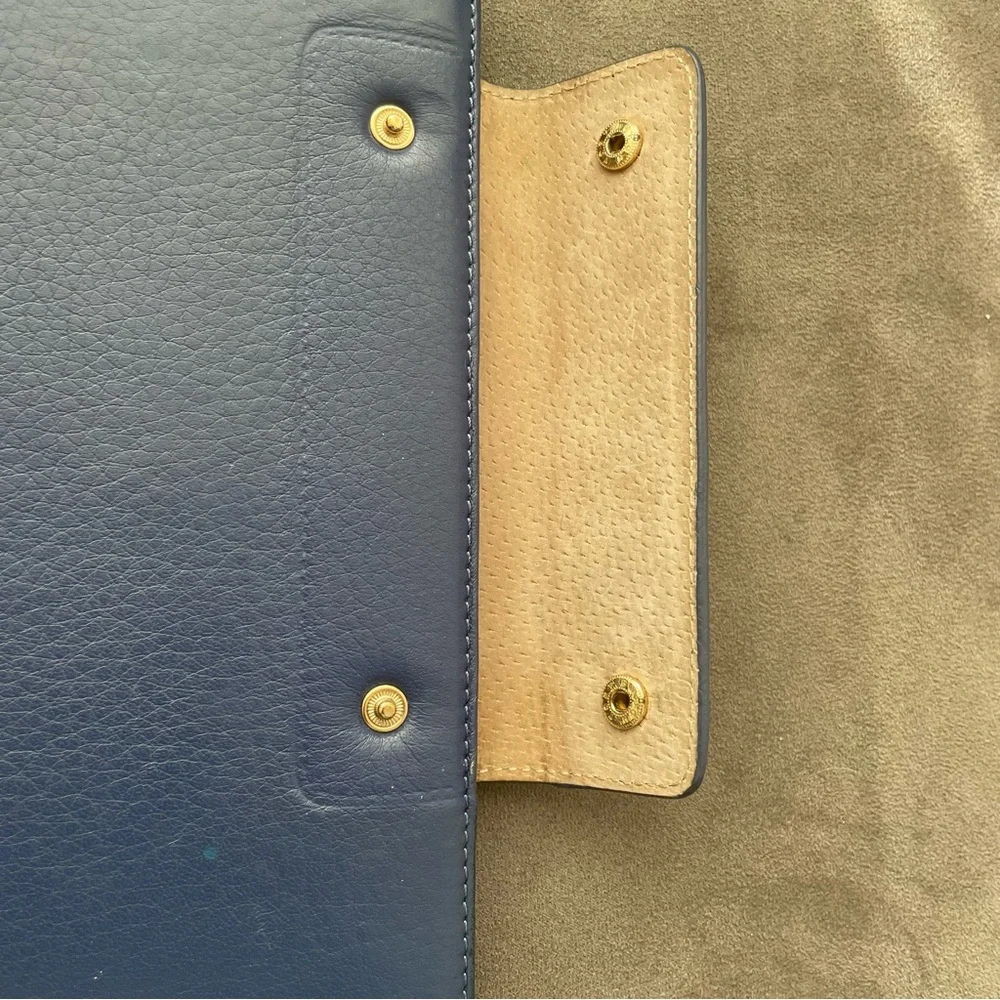 Tory Burch leather ipad case (fits 2,3 and 4) - Picture 6 of 11